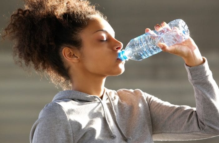 como-a-hidratação-pode-ajudar-na-recuperacao-de-uma-doenca-causada-por-vírus