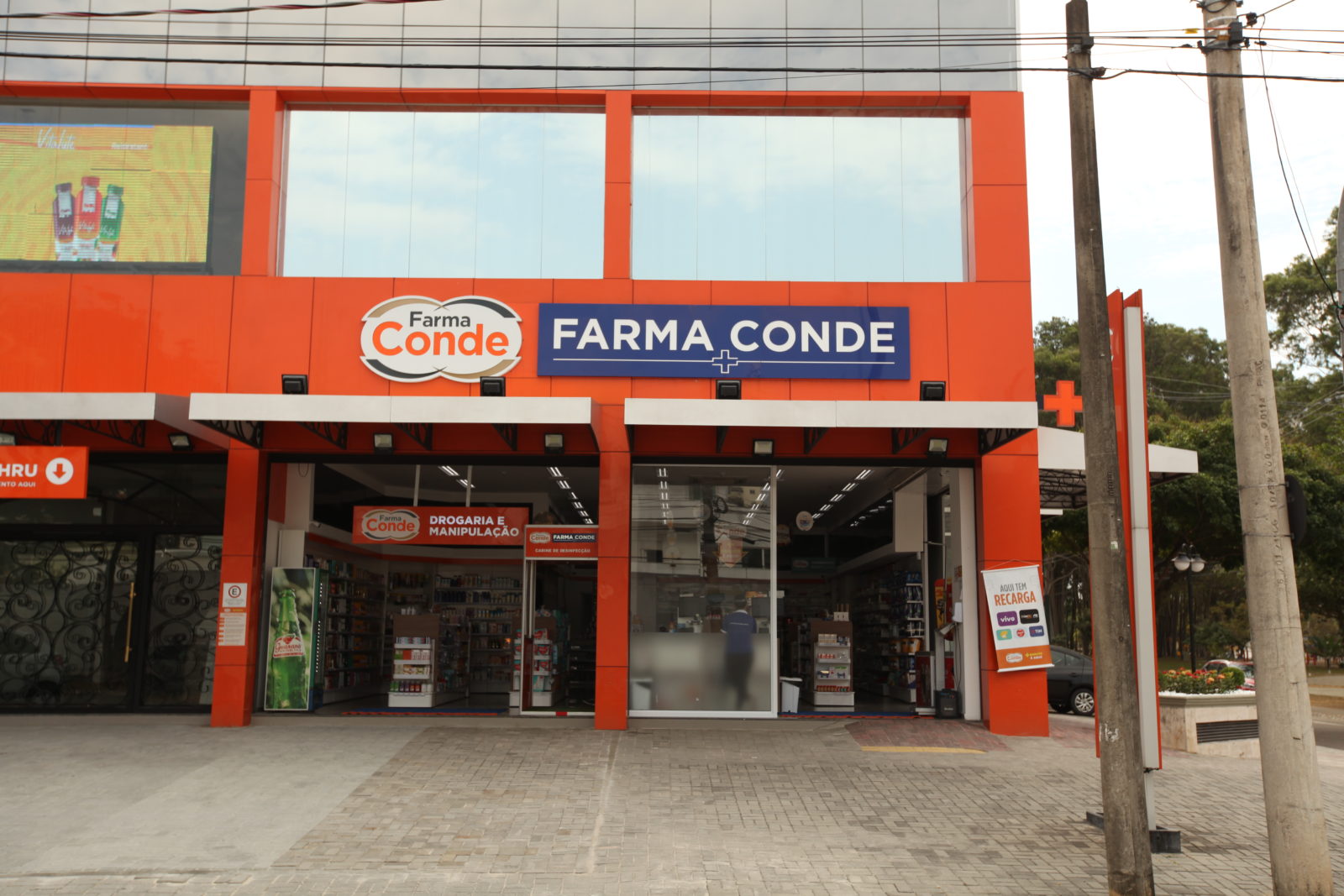 FARMA ABRE UMA FARMACIA DE COSMÉTICOS