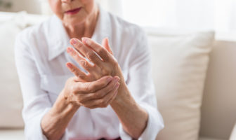 cinco-dicas-para-prevenir-a-osteoporose-na-menopausa