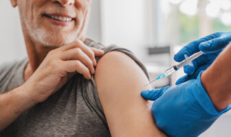 vsr-eua-aprovam-primeira-vacina-do-mundo-contra-virus-sincicial-respiratorio