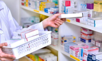 o-auxiliar-de-farmacia-pode-dispensar-o-medicamento-misoprostol-e-psicotropicos