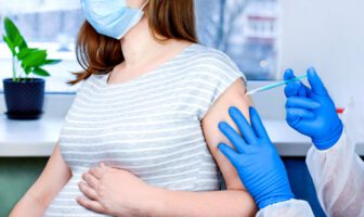 fda-aprova-vacina-da-pfizer-para-recem-nascidos-contra-virus-respiratorio