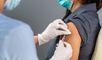 sancionada-lei-que-permite-farmaceutico-rt-em-servicos-de-vacinacao-privados