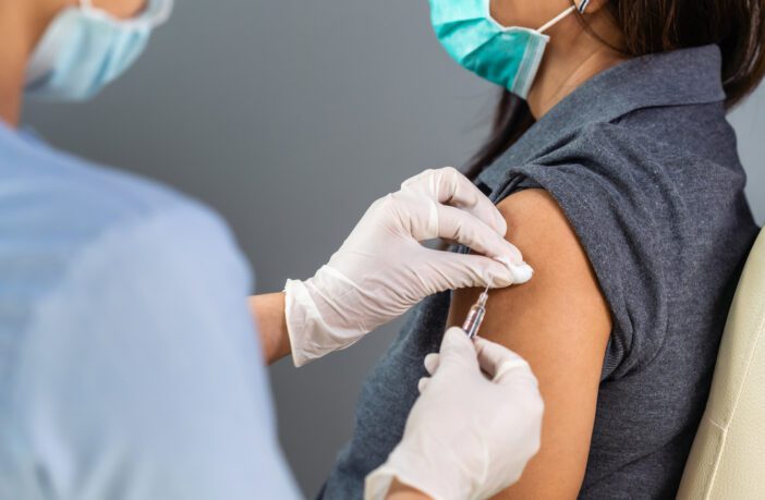 sancionada-lei-que-permite-farmaceutico-rt-em-servicos-de-vacinacao-privados