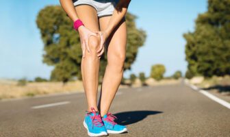 mulheres-sao-mais-propensas-a-sofrer-com-lesoes-no-joelho-ortopedista-explica-4-motivos