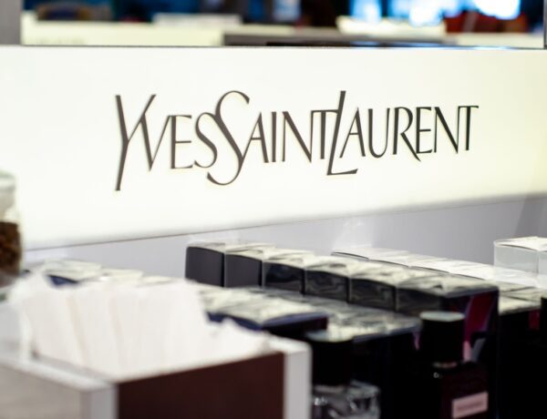 Yves Saint Laurent Beauty anuncia o lançamento oficial do seu e-commerce no Brasil